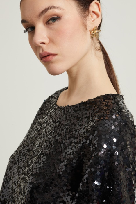 Top corto con paillettes