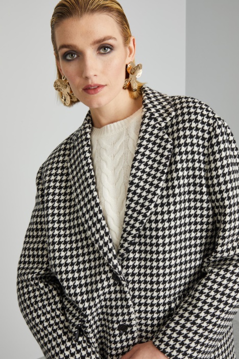 Abrigo corto de lana pura