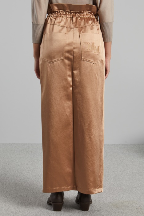 Gonna lunga a vita alta