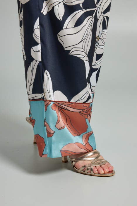 Pantaloni fluidi stampati