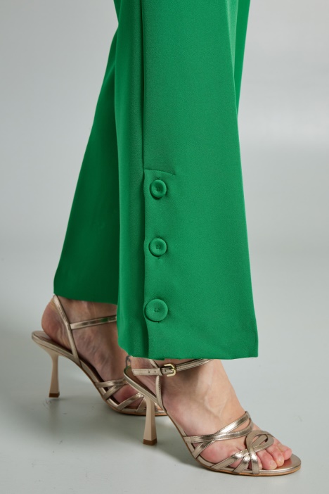 Pantaloni flare con bottoni