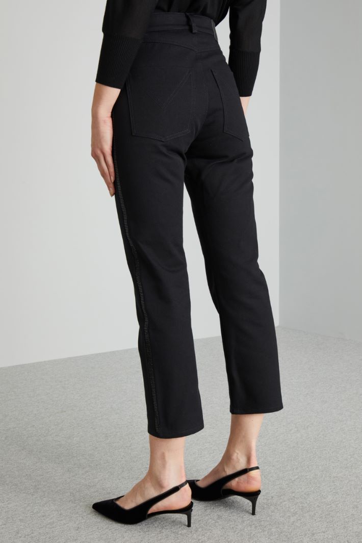 Trousers with rhinestone-adorned bands Intrend - 2