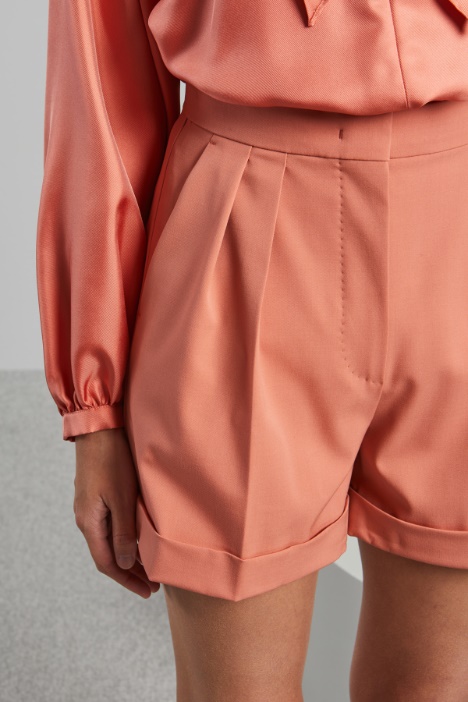 Shorts in gabardina di lana