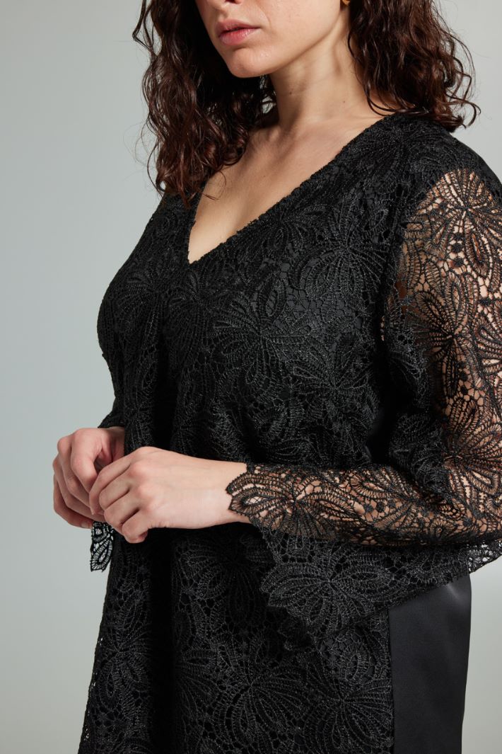 V-neck lace top Intrend - 4