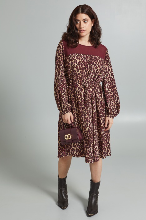 Abito con maniche a palloncino