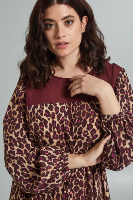 Abito con maniche a palloncino