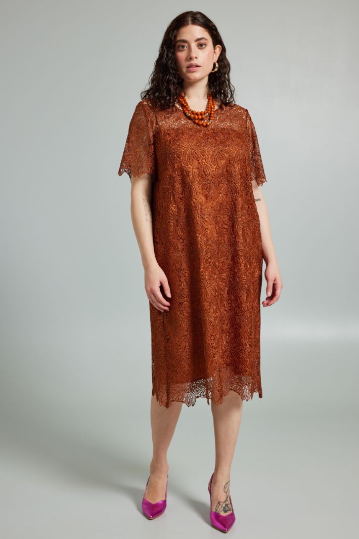 Lace dress Intrend