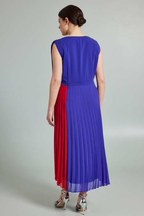 Vestido plisado de georgette