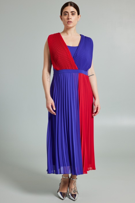 Vestido plisado de georgette