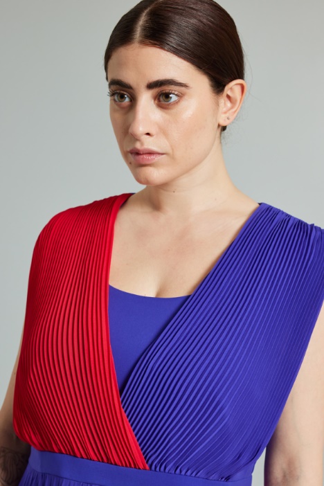 Vestido plisado de georgette