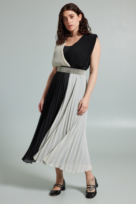 Pleated georgette dress Intrend