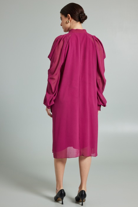 Vestido con mangas de diseño drapeado