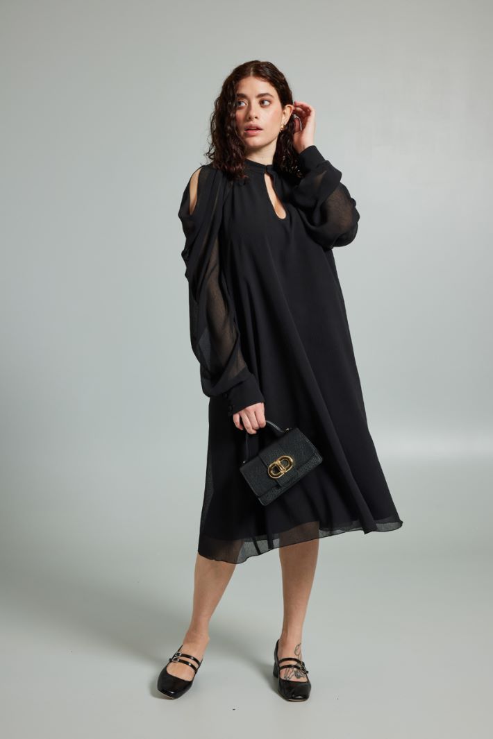 Dress with draped sleeves Intrend