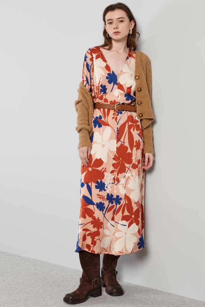 Long printed satin dress Intrend