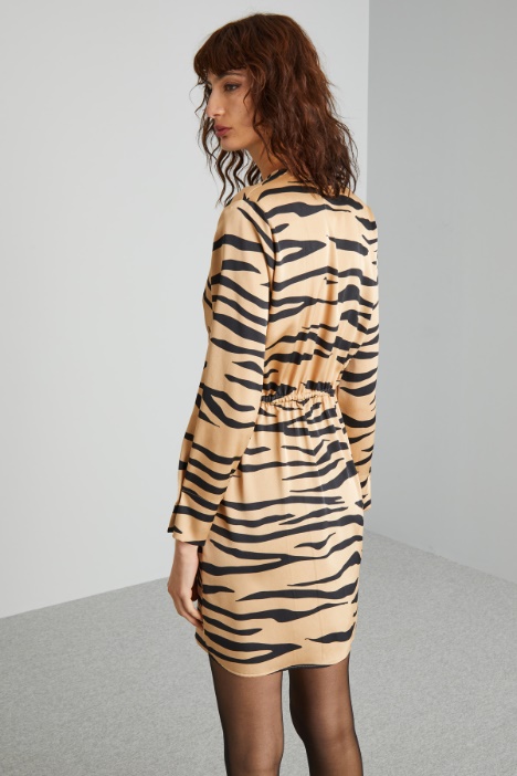 Abito incrociato a fantasia