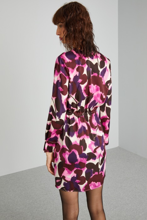 Abito incrociato a fantasia