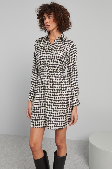 Vestido camisero con goma en la cintura