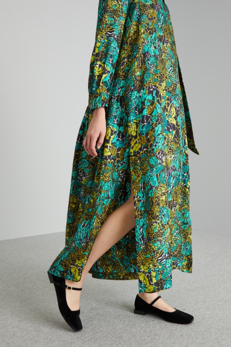 Vestido con cuello de fular