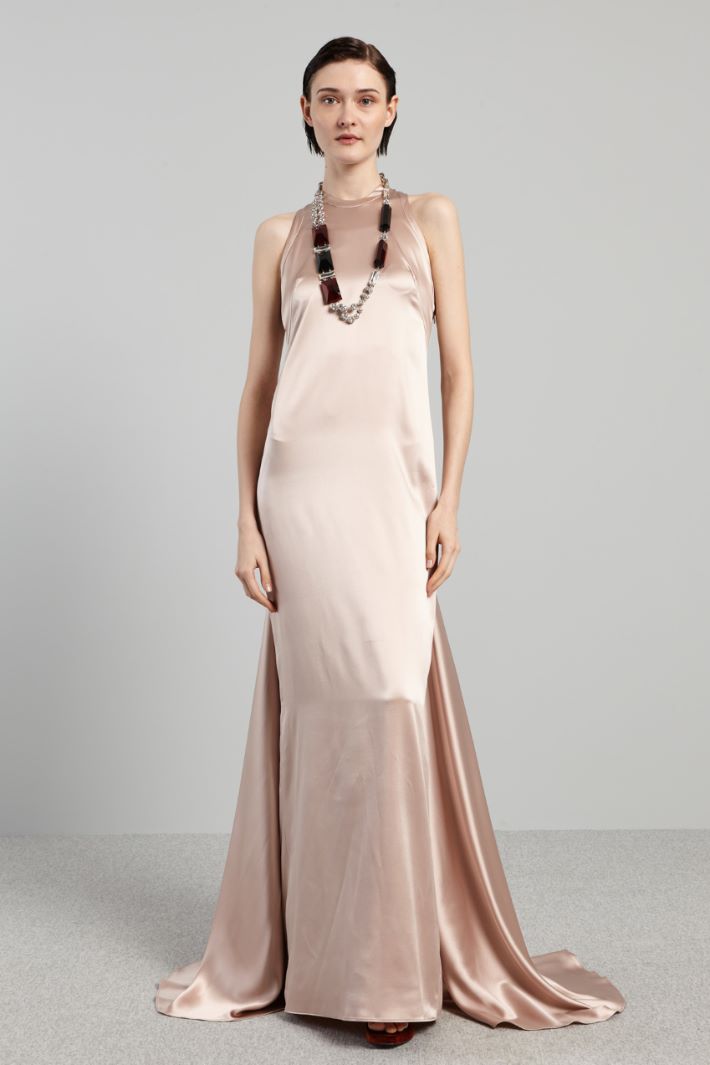 Silk slip dress with train Intrend