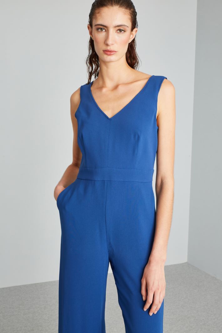 Double V-neck jumpsuit Intrend - 4