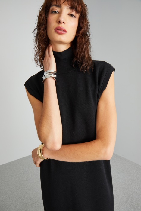 Abito smanicato in lana