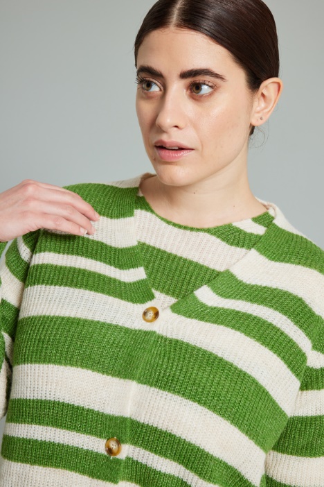 Cardigan con bottoni