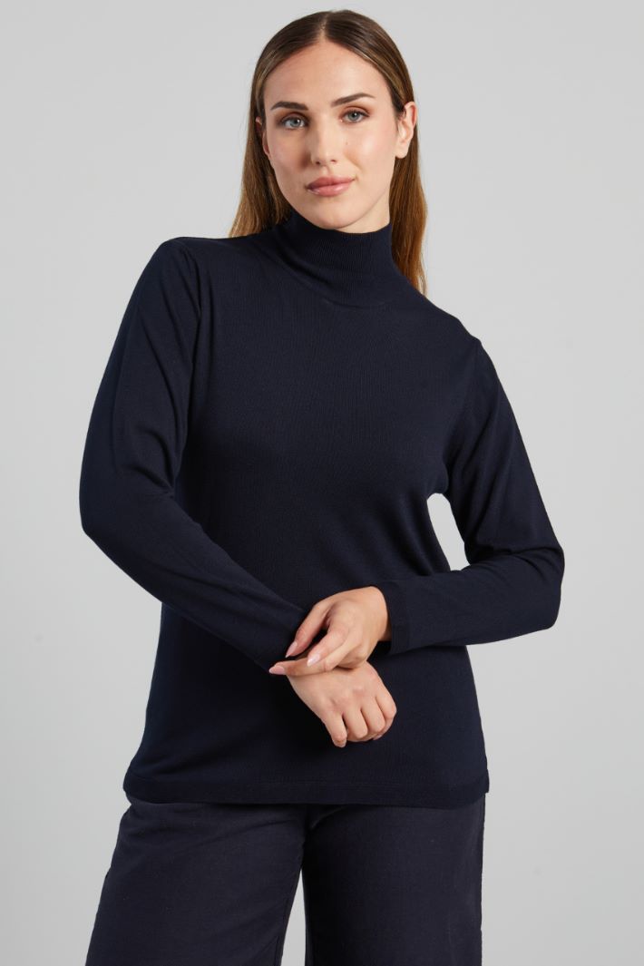 Semi-fitted sweater Intrend - 3