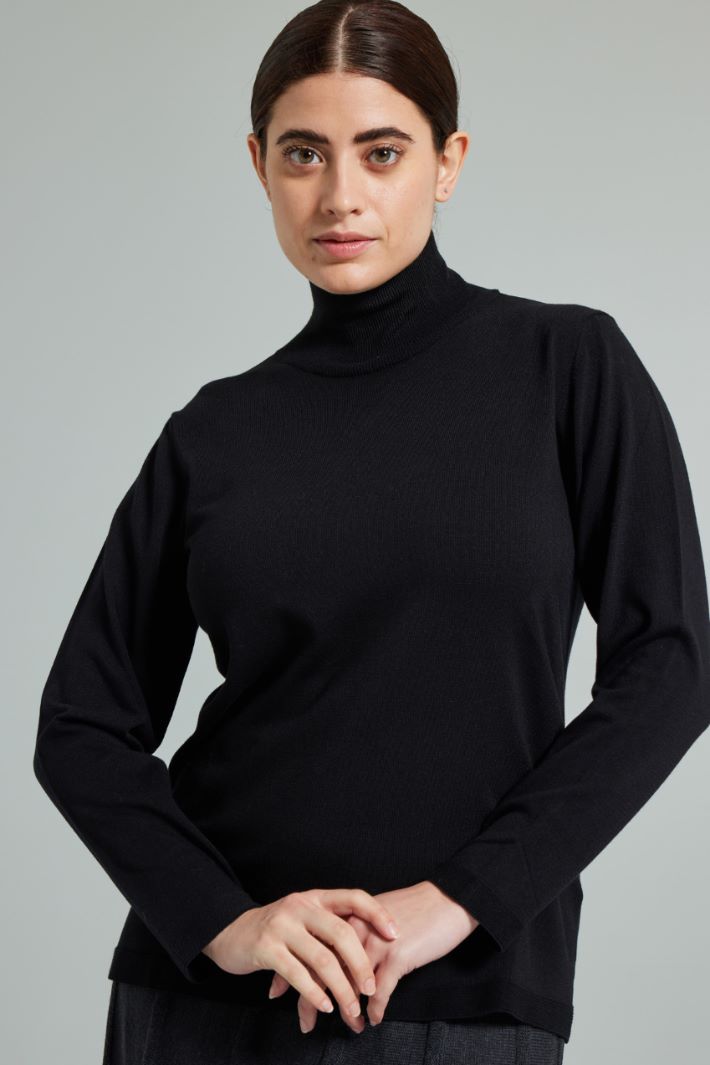 Semi-fitted sweater Intrend - 3