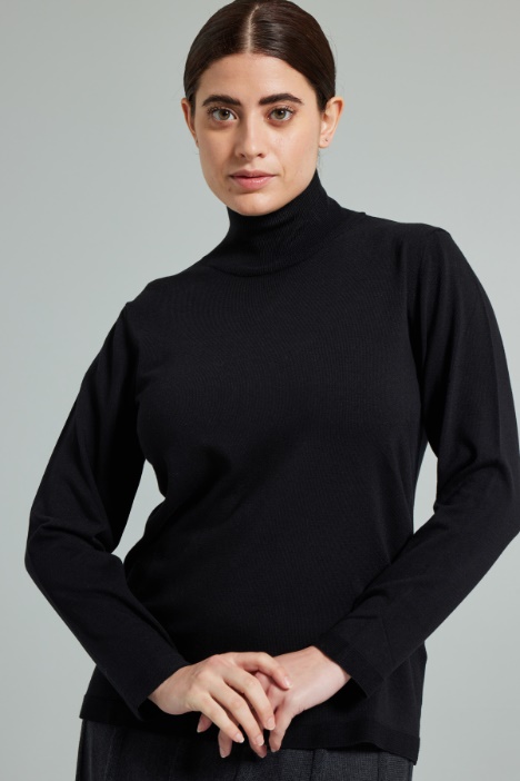 Semi-fitted sweater Intrend