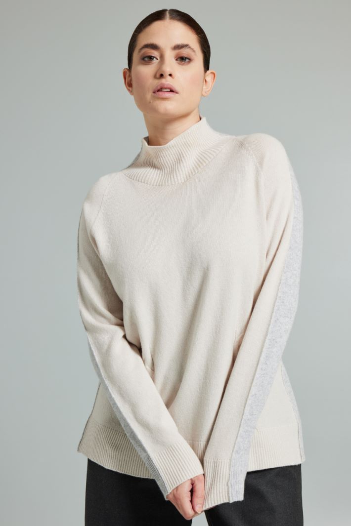 Two-tone sweater Intrend - 3