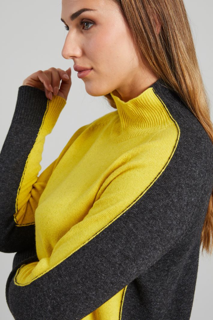 Two-tone sweater Intrend - 4