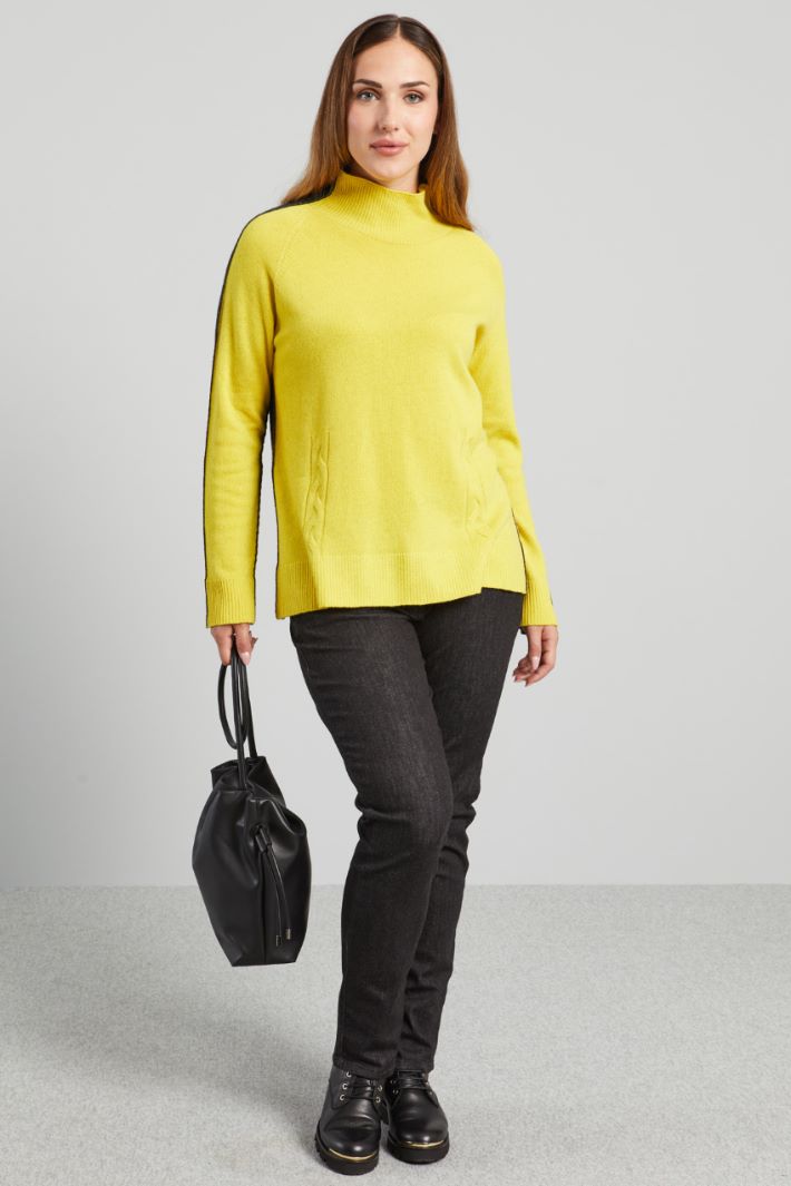 Two-tone sweater Intrend