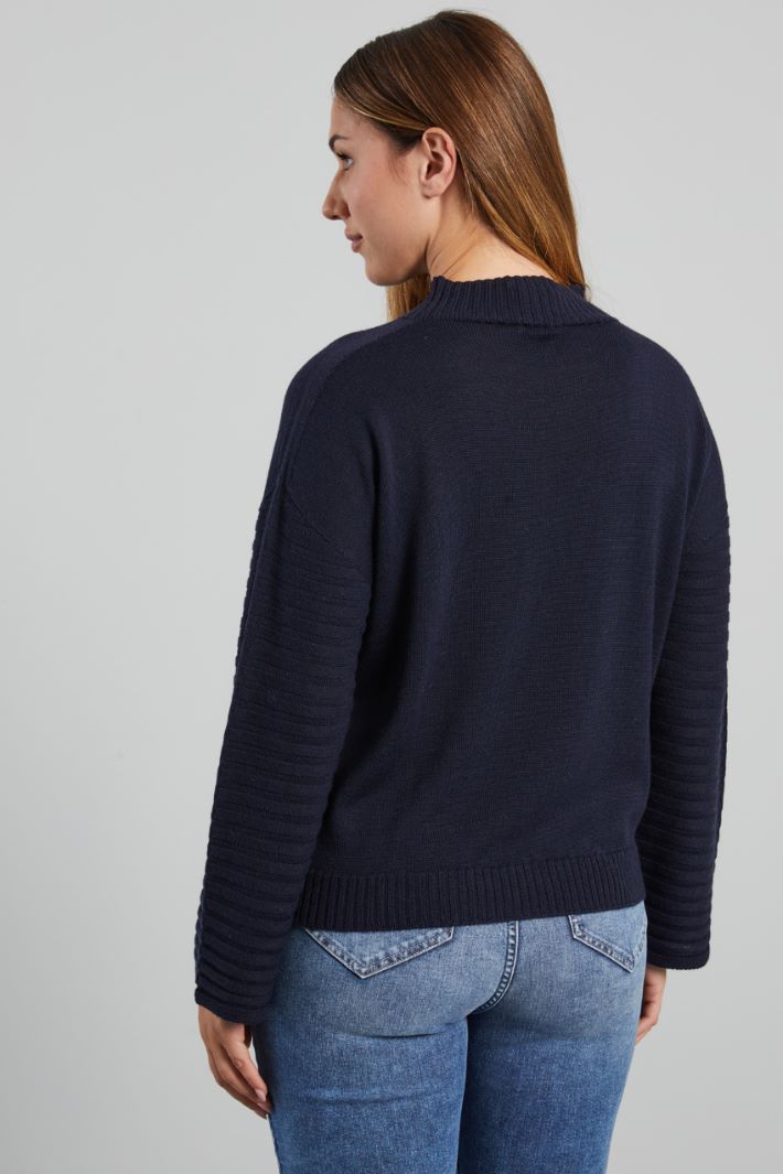 Sweater with horizontal ribbing Intrend - 2