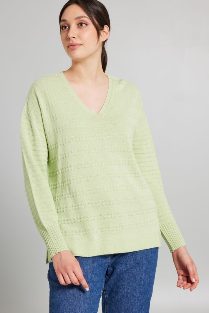 V-neck sweater Intrend - 3