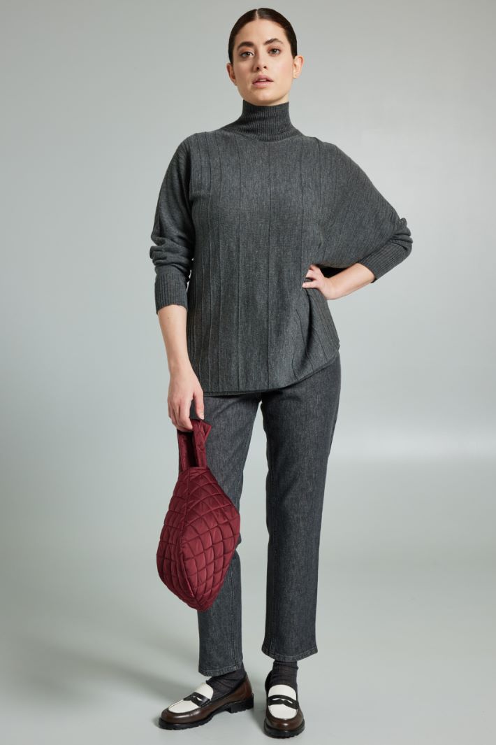 Sweater with raised stitching Intrend