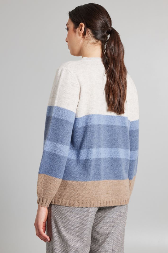 V-neck sweater Intrend - 2