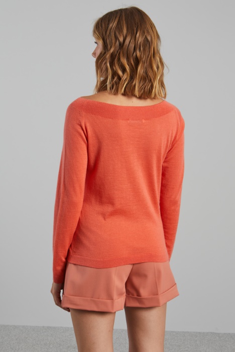 Maglia con scollo a barchetta