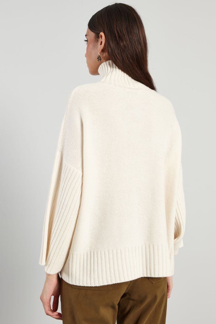 Loose cashmere sweater Intrend - 2