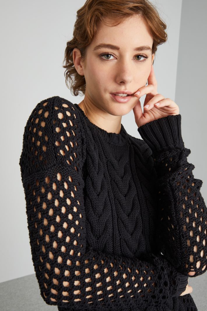 Knitted dress with openwork sleeves Intrend - 4