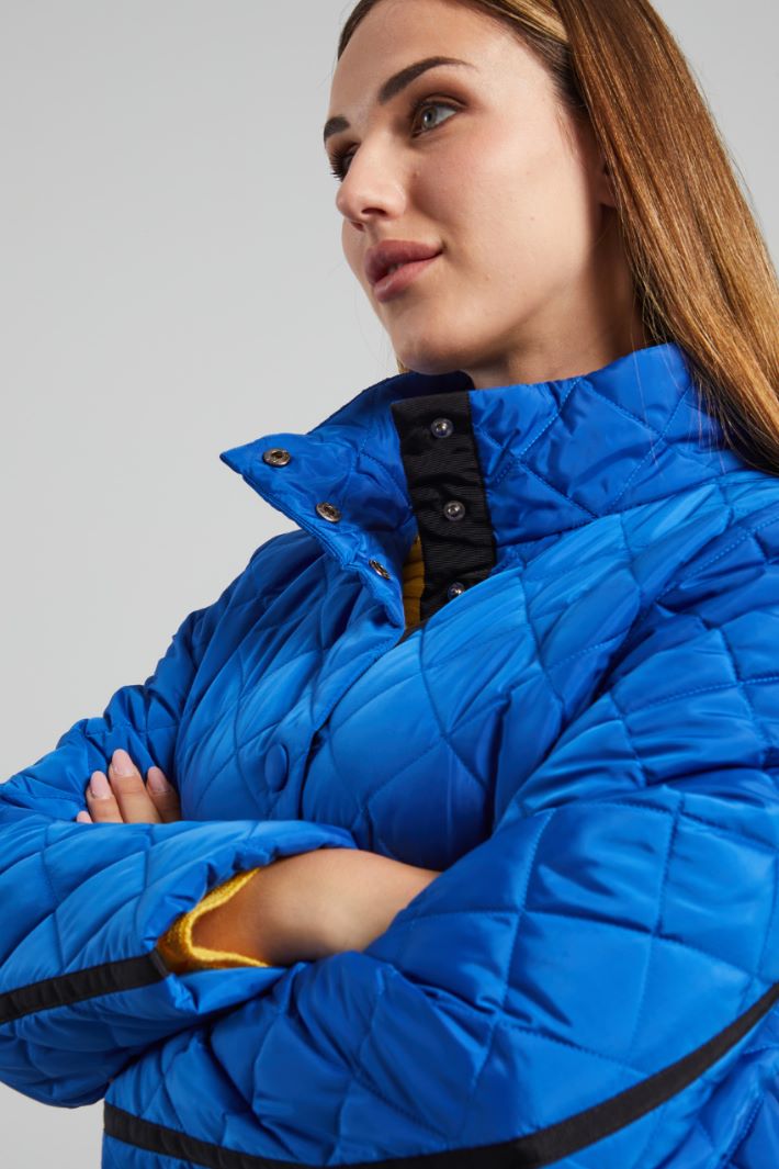 Padded jacket with fabric-covered buttons Intrend - 4