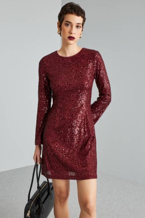 Abito con paillettes all over