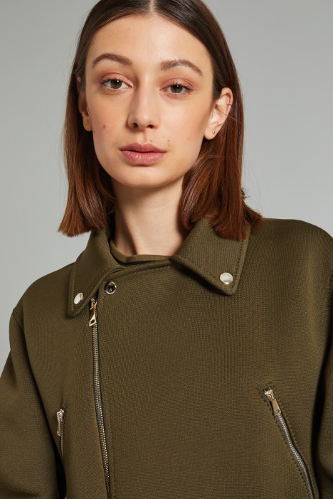 Biker in jersey compatto