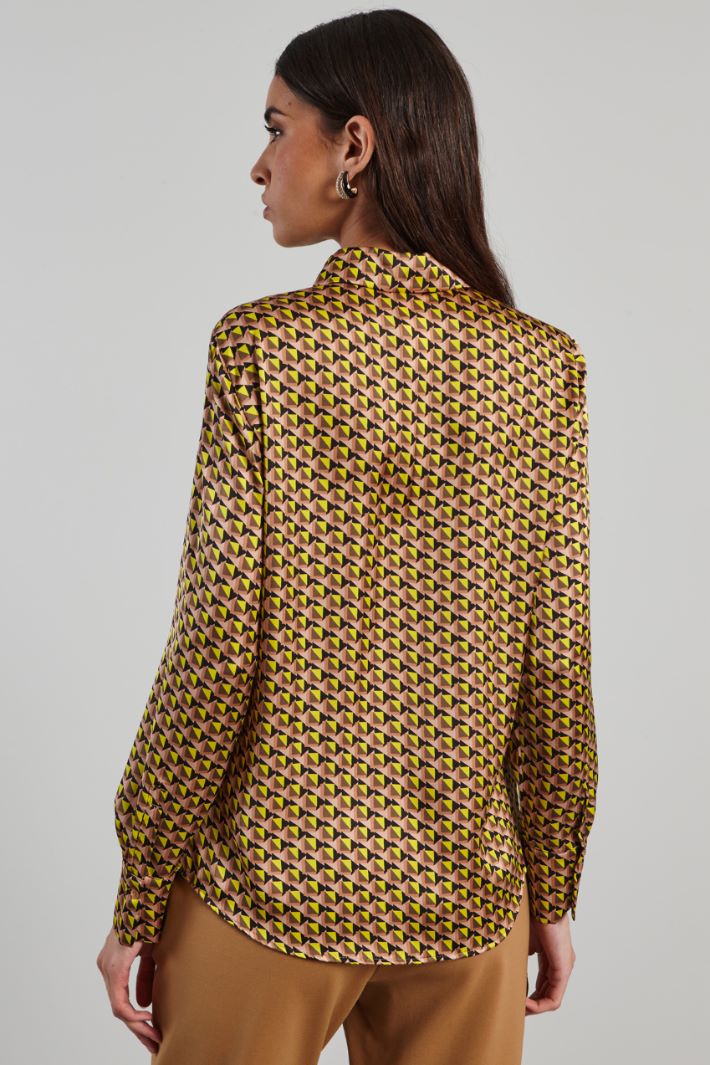 Patterned satin shirt Intrend - 2