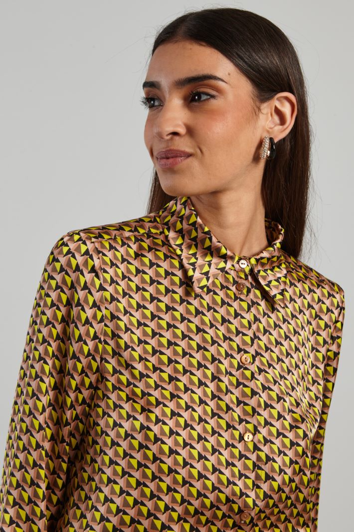 Patterned satin shirt Intrend - 4