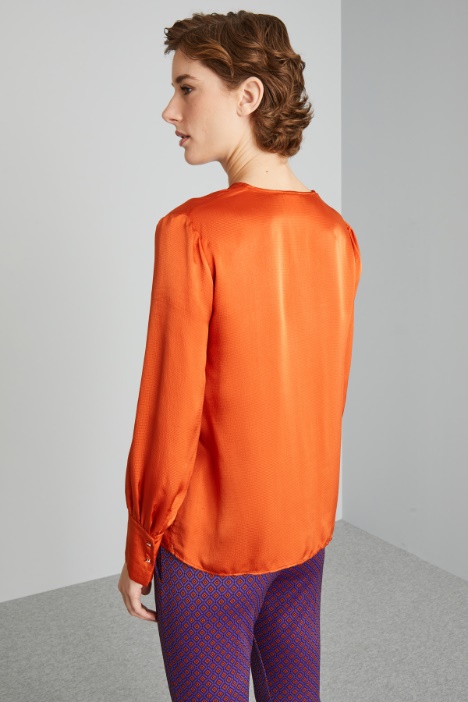 Blusa in raso martellato