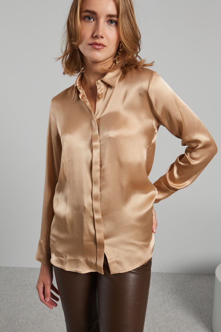 Shiny satin shirt Intrend - 3