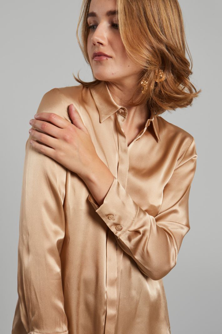 Shiny satin shirt Intrend - 4