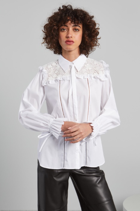 Shirt with lace Intrend