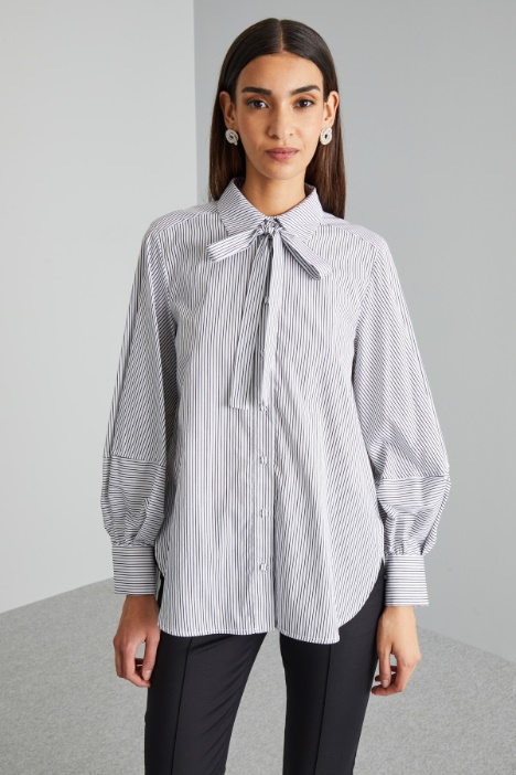 Shirt with pleated insert Intrend