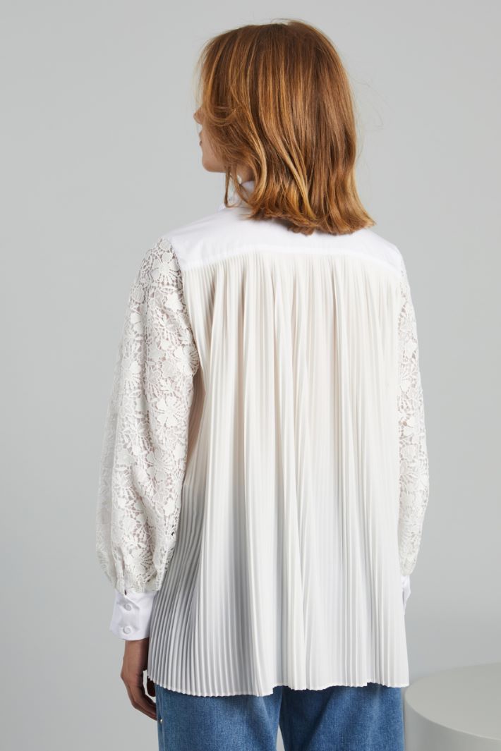 Shirt with lace sleeves Intrend - 2